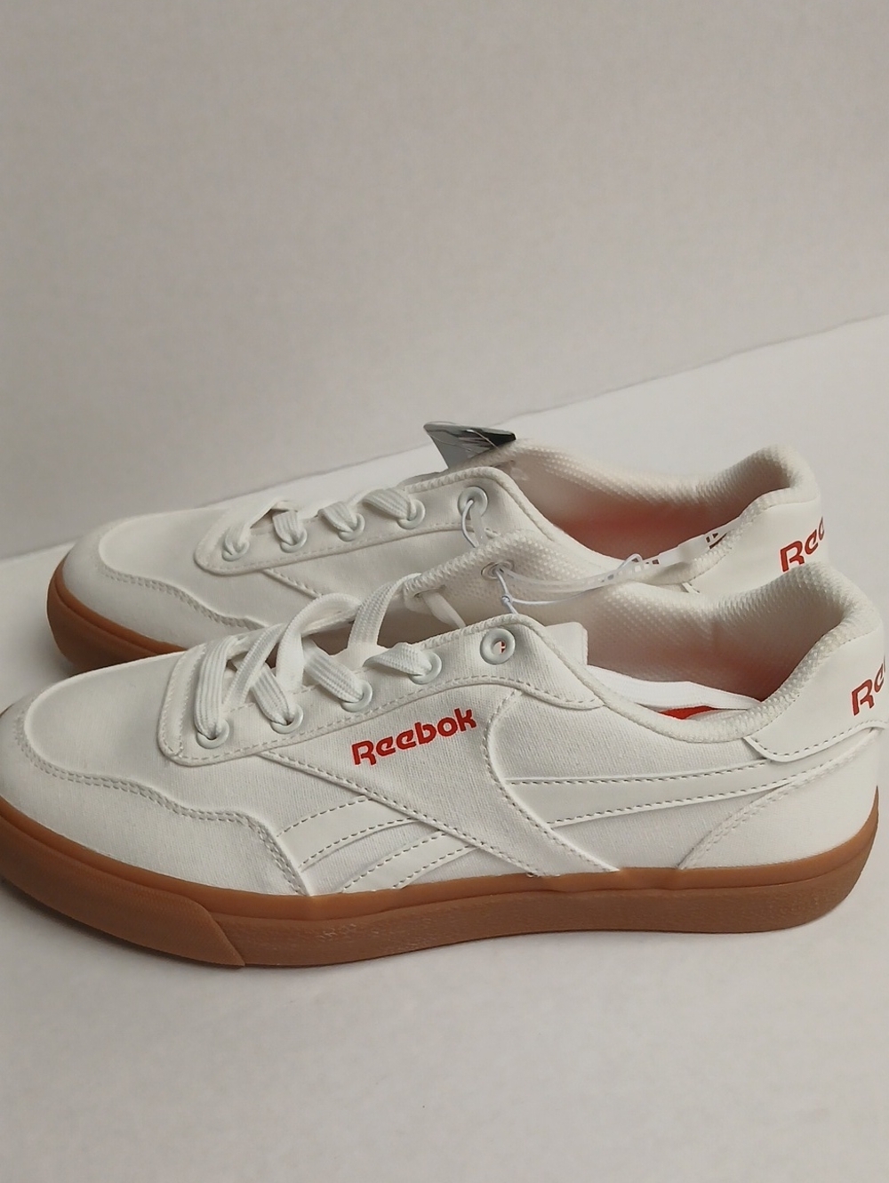 Reebok Unisex White Sneakers with Gum Outsole and Red Logo Size 9new